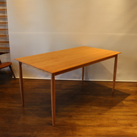 UNI-Dining Table